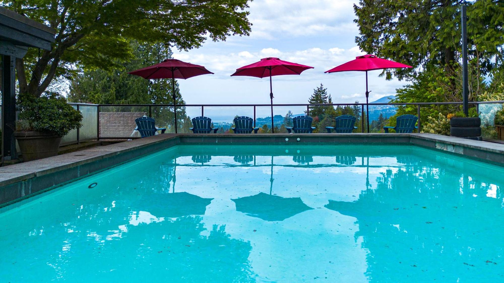 Cypress: Private Bedroom/Bathroom/Office, With Shared Pool, Hot Tub North Vancouver Ngoại thất bức ảnh