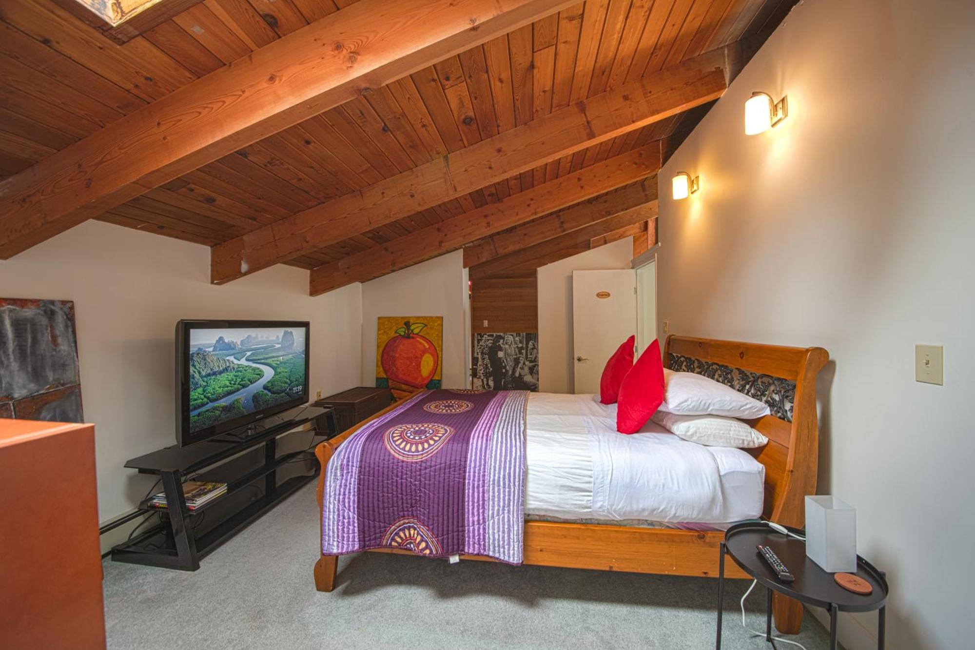 Cypress: Private Bedroom/Bathroom/Office, With Shared Pool, Hot Tub North Vancouver Ngoại thất bức ảnh