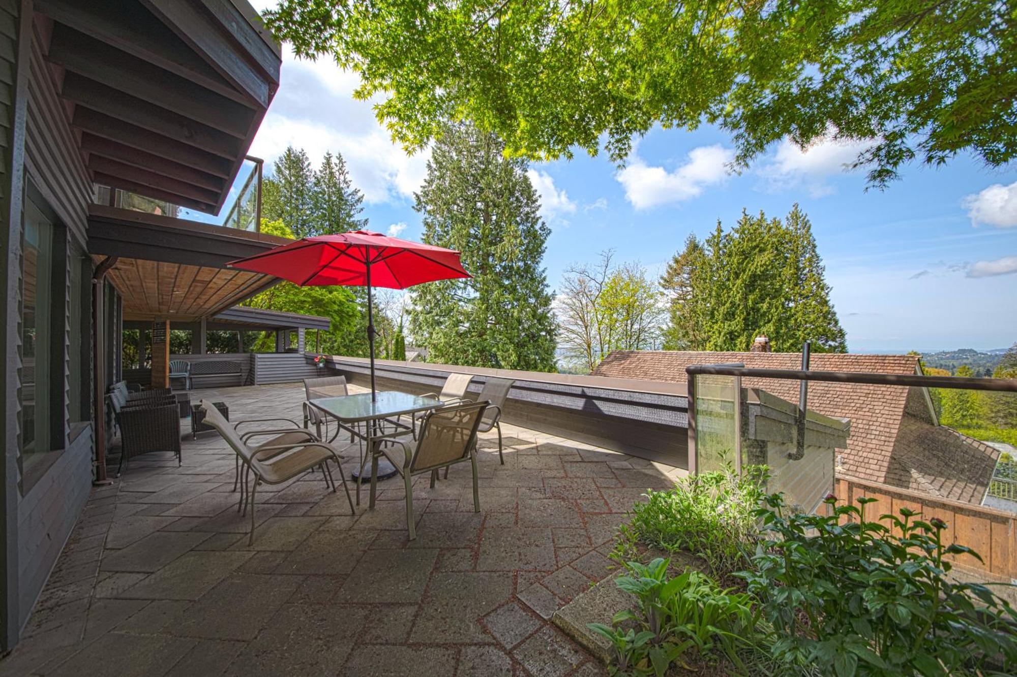 Cypress: Private Bedroom/Bathroom/Office, With Shared Pool, Hot Tub North Vancouver Ngoại thất bức ảnh