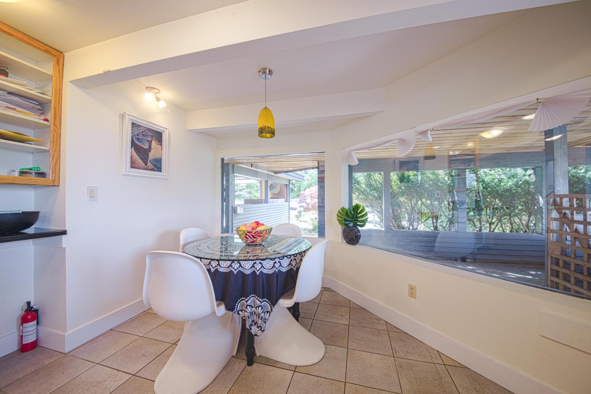 Cypress: Private Bedroom/Bathroom/Office, With Shared Pool, Hot Tub North Vancouver Ngoại thất bức ảnh